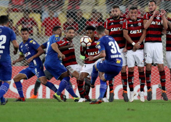 Cruzeiro vence o Fla no Rio e encaminha classificação na Libertadores
