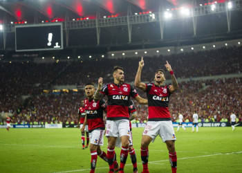 Flamengo marca no último minuto e arranca empate contra o Grêmio