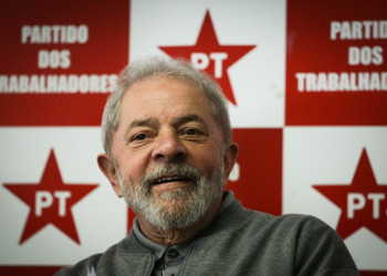 PT tem até amanhã (11) para apresentar substituto de Lula