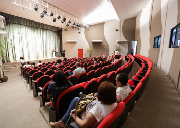 Teatro João Paulo II é reinaugurado com festa de cultura