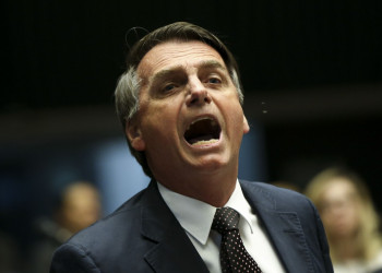 Bolsonaro chama estudantes de 'idiotas úteis' e 'imbecis'