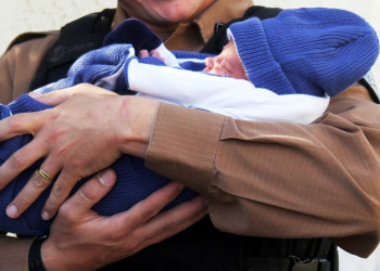Licença-paternidade de militares passa de cinco para 20 dias