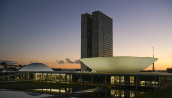 Vencer a infâmia na política