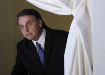 TSE retoma hoje julgamento que pode levar à inelegibilidade de Bolsonaro
