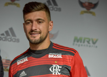 Arrascaeta assina com o Flamengo por € 15 milhões