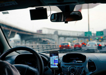 Carros por aplicativos estão proibidos de usar pontos de taxistas durante Micarina