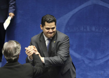 'Não aceitarei ser ameaçado', diz Alcolumbre ao rebater Bolsonaro
