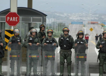 Governo venezuelano reforça presença militar na fronteira com o Brasil