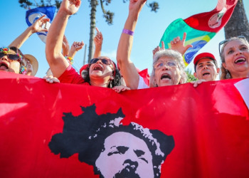 Defesa aguarda decisão de juiz e Lula deve ser solto ainda hoje (08)