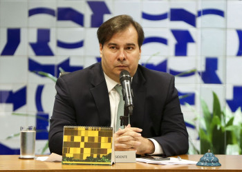 Rodrigo Maia afirma que trabalhará para impedir taxação de energia solar