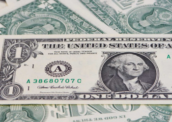 Dólar dispara mais de 3% em volta de feriado e supera os R$ 5,10