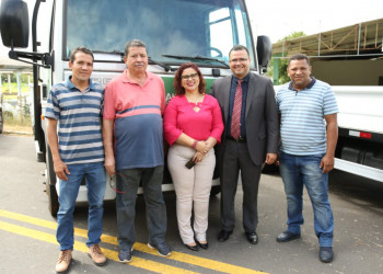 Altos recebe caminhão para auxiliar pequenos produtores rurais