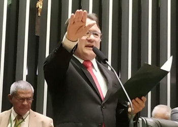 Merlong promete lutar contra reformas de Bolsonaro