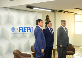 Vice-presidente Mourão se reúne com empresários na FIEPI