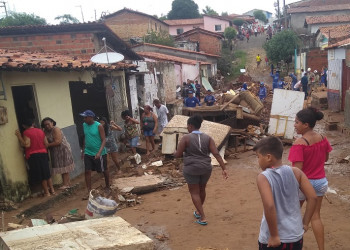 MP vai apurar causas do desastre que matou duas pessoas e destruiu dezenas de casas