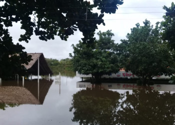 Rios Longá e Marathaoan atingem cota de inundações e famílias ficam desabrigadas