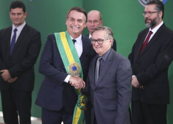 Bolsonaro avisa que vai demitir o Ministro da Educação