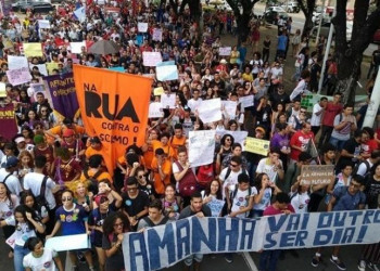30M Milhares de estudantes nas ruas em defesa da educação em Teresina-PI
