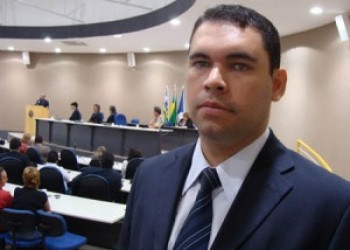TCE-PI julga denúncia do Sinpolpi contra o ex-delegado Geral de Políci