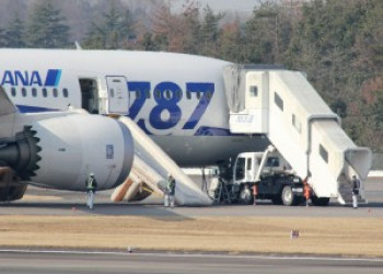 Boeing 787 tem voos suspensos após incidentes