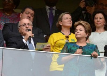 Blatter é reeleito presidente da Fifa