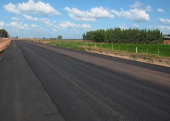 Mais de 31 municípios estão recebendo obras de pavimentação asfáltica