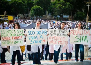 Mais Médicos ameaça excluir 89 ausentes