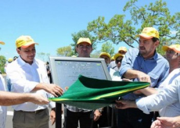 Governo entrega anel viário e ponte em Uruçuí