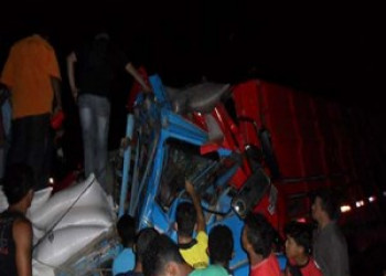 Colisão entre caminhões deixa três mortos e dois feridos em Itaueira