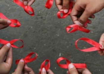 Testes rápidos e distribuição de camisinhas marcam Semana de Luta contra a Aids
