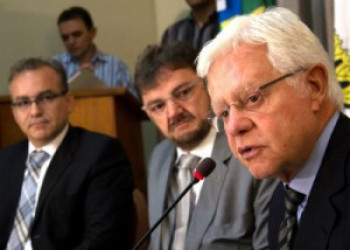Ministro Moreira Franco quer melhoria na refrigeração do aeroporto San