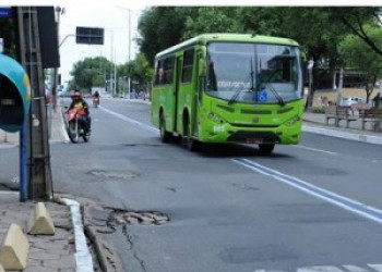 Ônibus mudam roteiro para passar em frente ao Shopping Rio Poty
