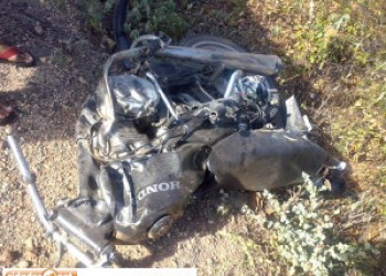 Motociclista morre em acidente envolvendo um caminhão