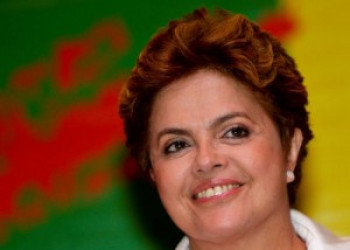 Presidenta Dilma defende ajuste fiscal e pede apoio de militantes