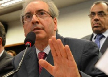 Eduardo Cunha tentou barrar envio de provas de contas na Suíça