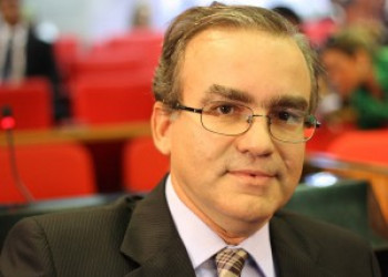 Prefeito Firmino Filho autoriza reforma no Mercado do Dirceu