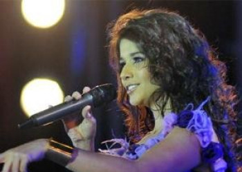 Paula Fernandes se tranca após show e decepciona fãs no Pará
