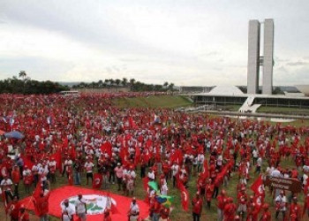 Manifestação em defesa de Dilma, Lula e da democracia já é uma das mai