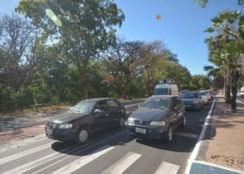 Avenida Marechal Castelo Branco registra congestionamentos