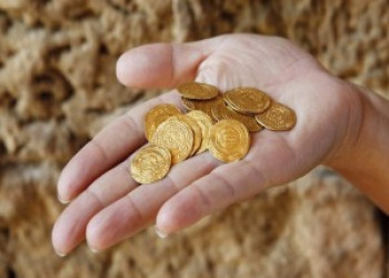 Caçadores de tesouros encontram US$ 4,5 milhões em moedas de ouro em g