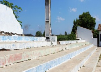 Estádio de Barras está abandonado há mais de um ano no Piauí