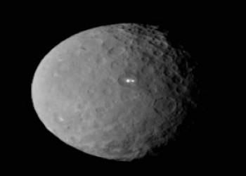 Sonda Dawn se aproxima de Ceres, mas o mistério brilhante continua