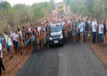 Peregrinos percorrem cerca de 25 km a pé na  Romaria da Paz