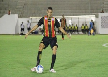 Zagueiro piauiense é destaque de time potiguar na Copa do Nordeste