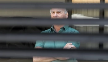 Moraes nega pedido para revogar prisão domiciliar de Bolsonaro