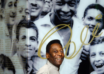 Ídolos do esporte prestam última homenagem a Pelé