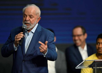 Lula diz que banqueiro e empresário não precisam do Estado, mas querem superávit