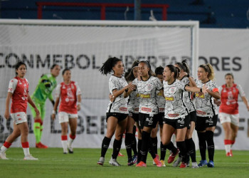 Com gol da piauiense Adriana, Corinthians é tricampeão da Libertadores feminina