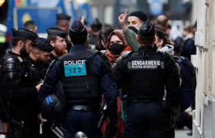 Polícia expulsa estudantes Pró-Palestina que ocupavam prédio de faculdade em Paris