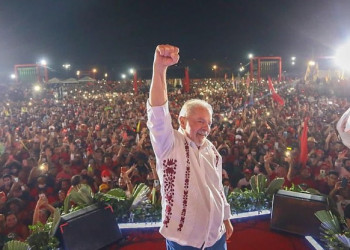 Lula tem 48,8% dos votos válidos e chega ao maior índice na pesquisa Exame/Ideia